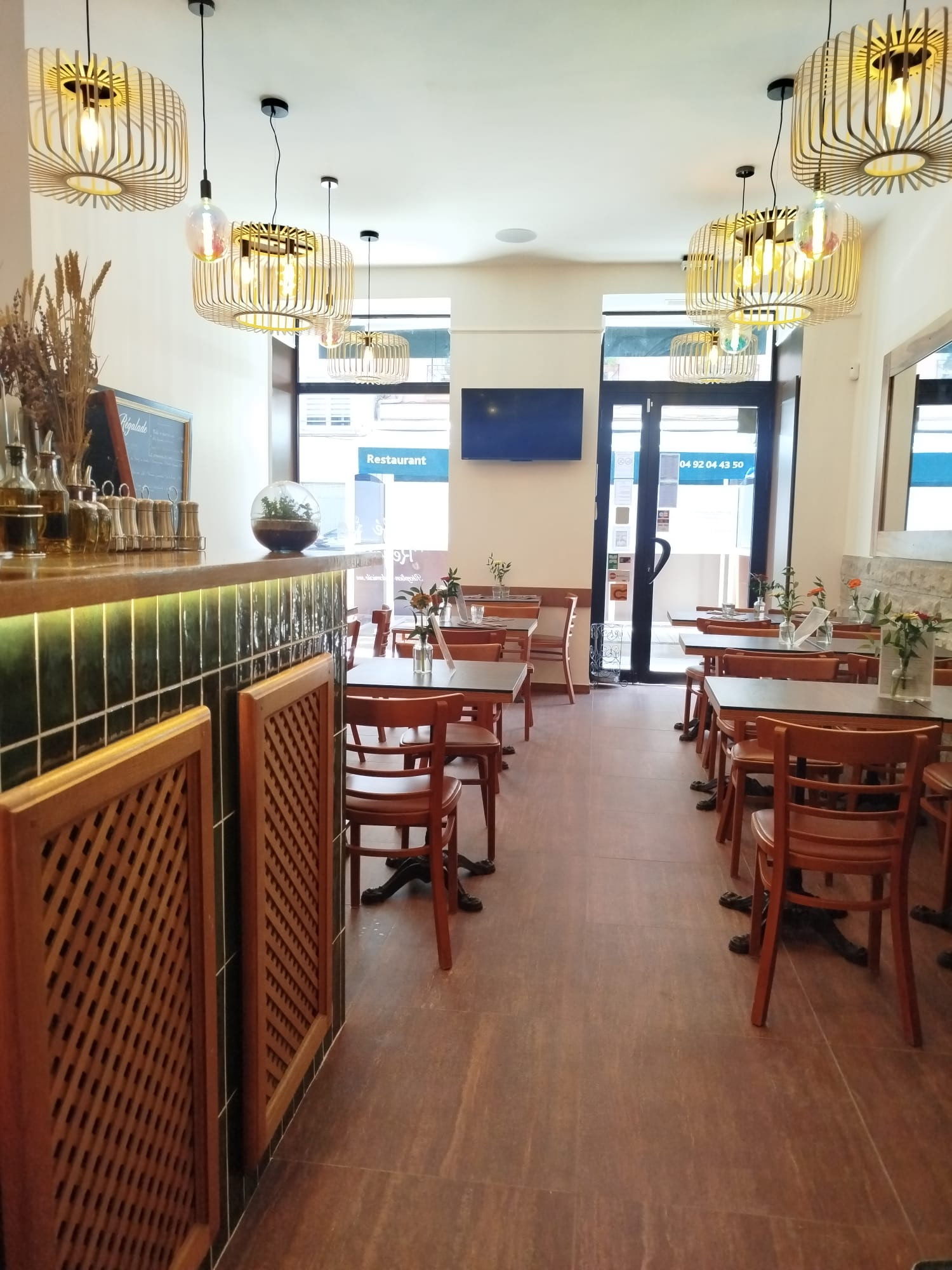 Étagères du bar
